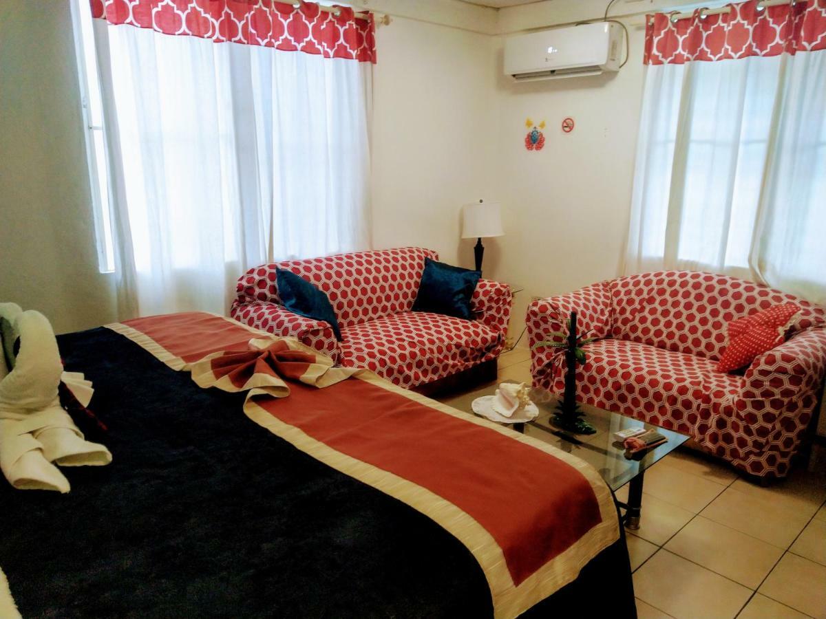 The Red Hut Inn Belize City Luaran gambar