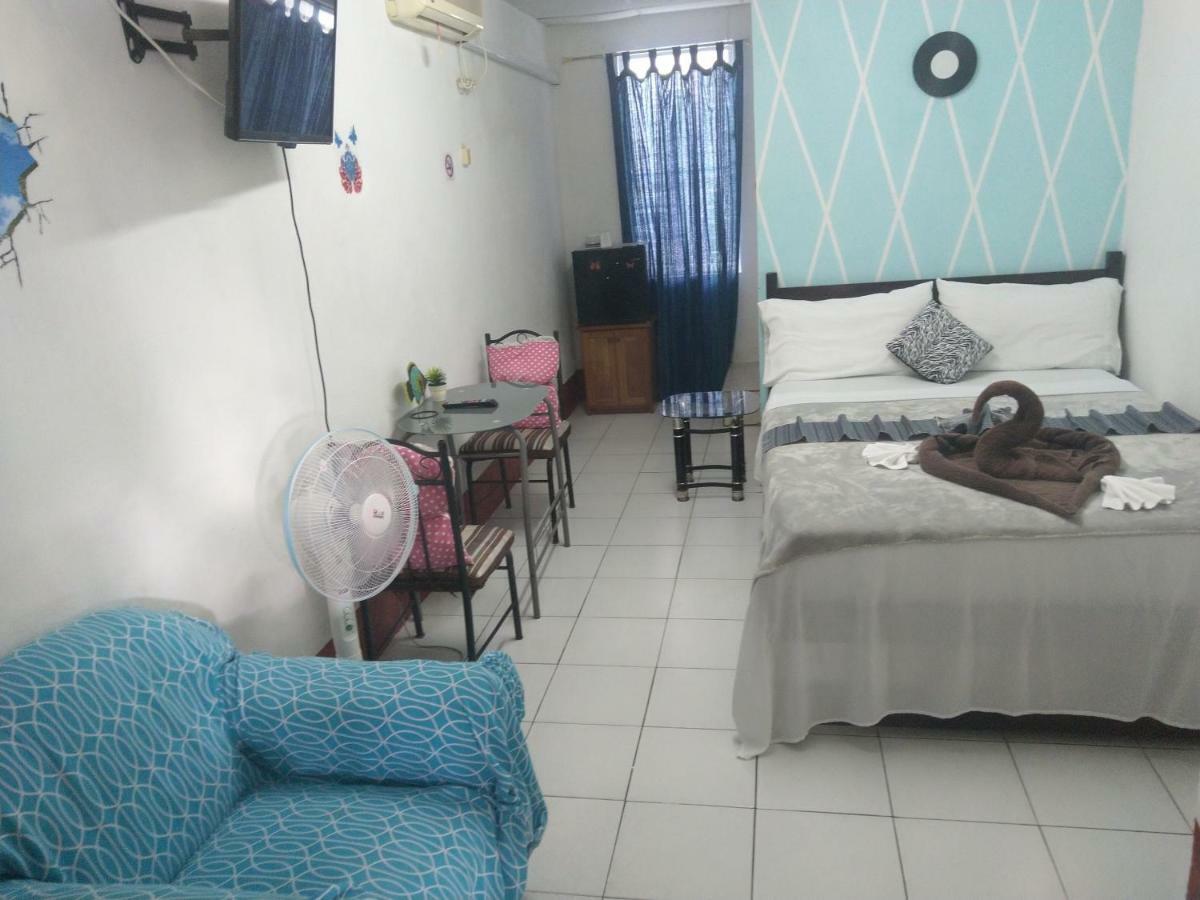 The Red Hut Inn Belize City Luaran gambar